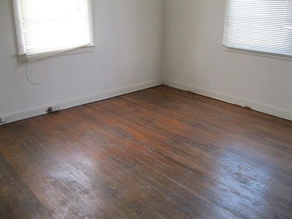 3rd image of 702 Virginia Ave