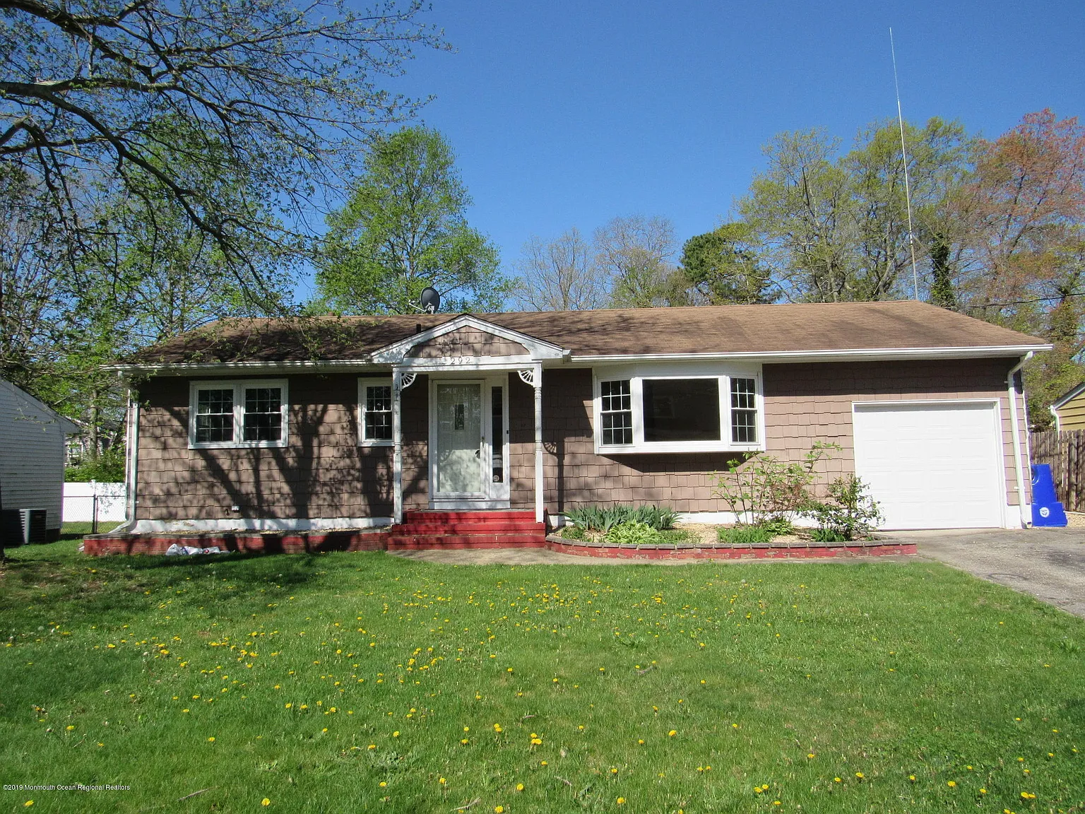 292 Dogwood Dr photo 1