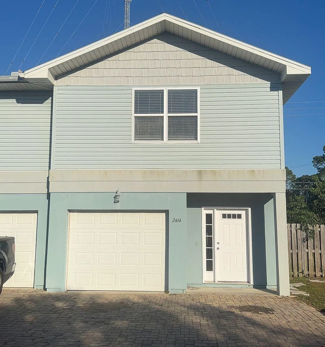 3 bed, 2.5 bath, 1400 sqft, $1,950 — Photo 1