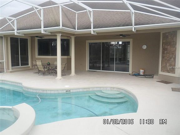 4th image of 20432 Melville St