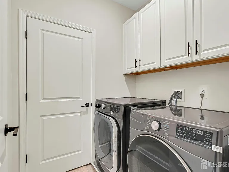 610 Sadie Cir — Photo 25