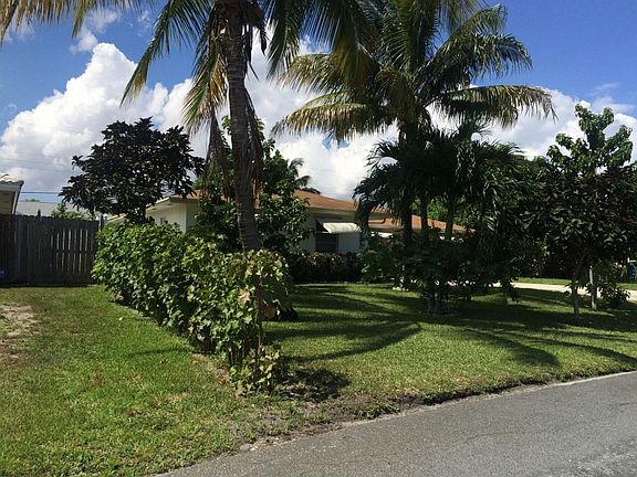 4th image of 2831 SW 13th Ct
