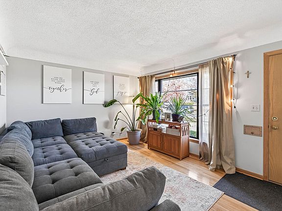 4th image of 5756 25th Ave S