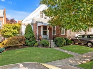 18941 46th Rd, Flushing, NY 11358