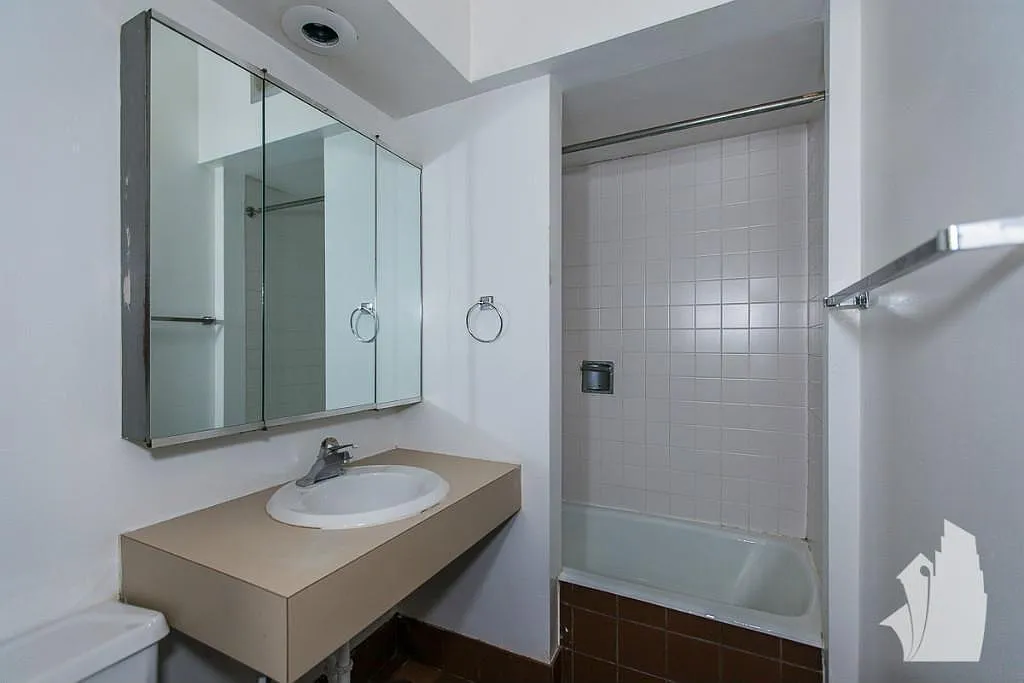 Studio, 500 sqft, $1,850 — Photo 2