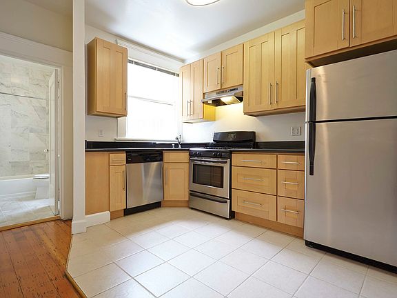 5th image of 925 Pierce St #2