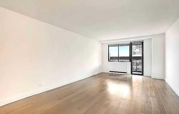 1st image of 115 E 35th St #9