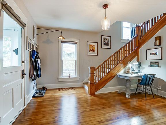 4th image of 477 W Broadway