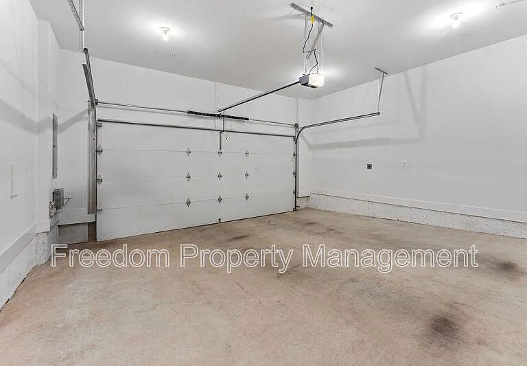 1876 Michael Faraday Dr — Photo 54