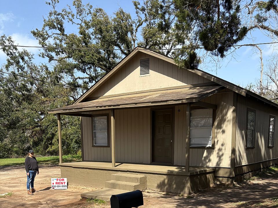 1st image of 848 Floral St