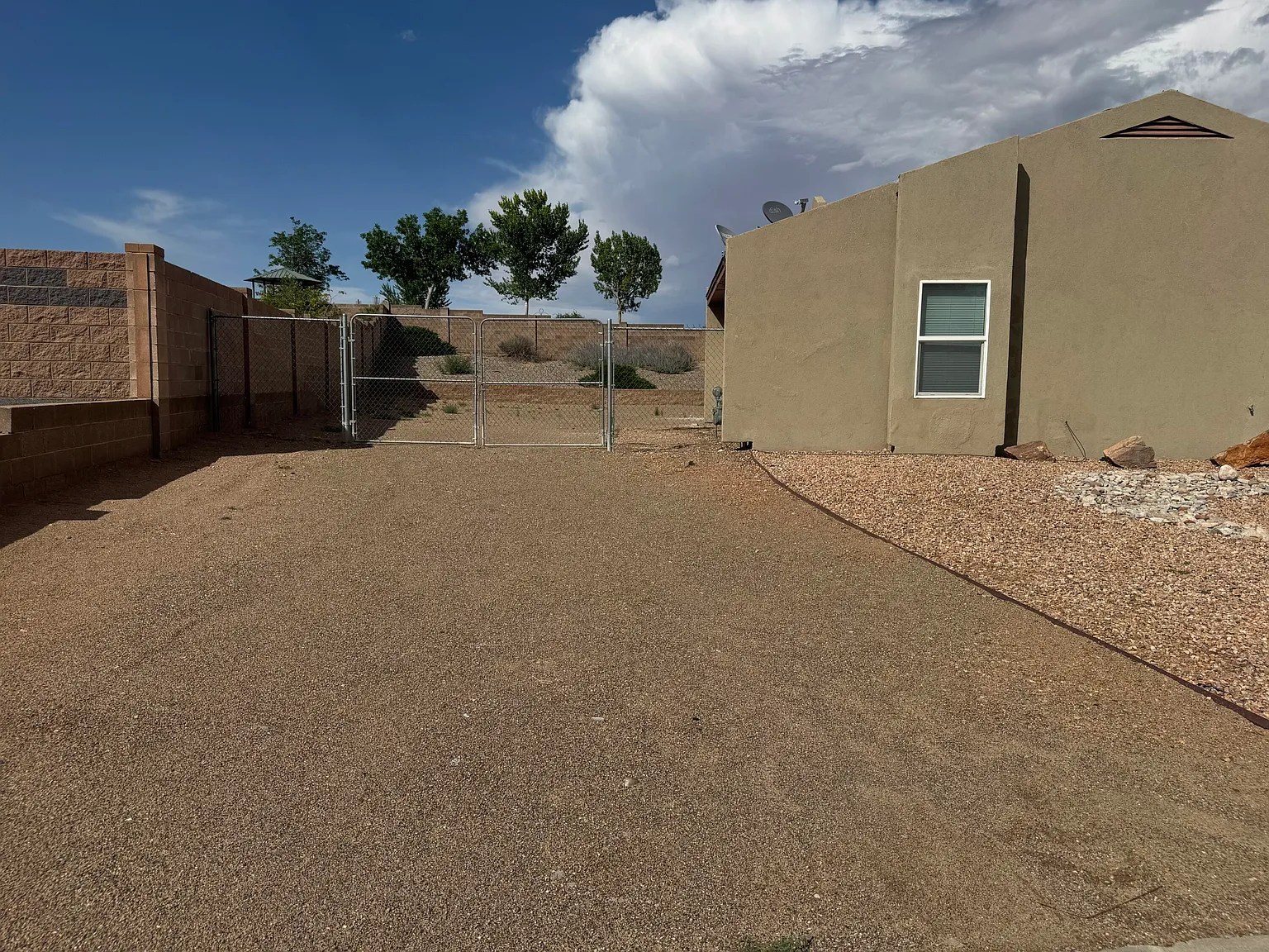 4 bed, 2.0 bath, 1703 sqft, $2,700 — Photo 4