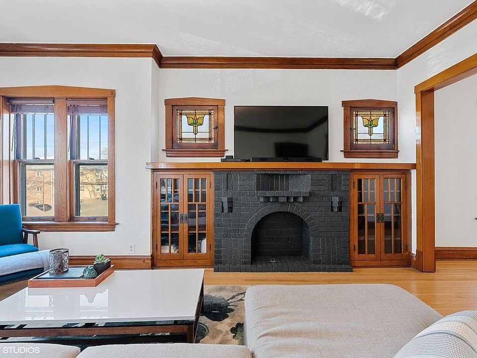 Photo from Unit 2 which has the same layout, finishes and condition as Unit 1.