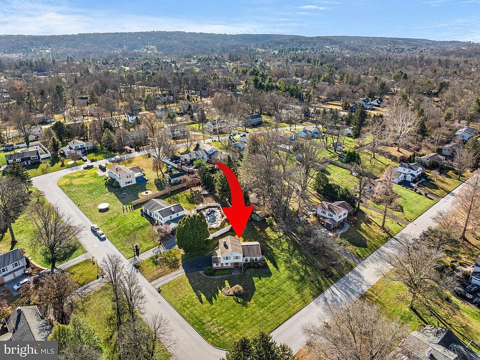 2nd image of 43 N Forge Manor Dr