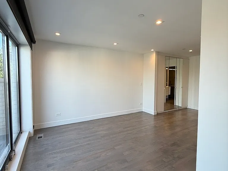 719 N Elizabeth St #3N — Photo 4