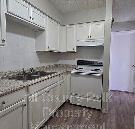 5th image of 2336 Chestnut Hills Dr
