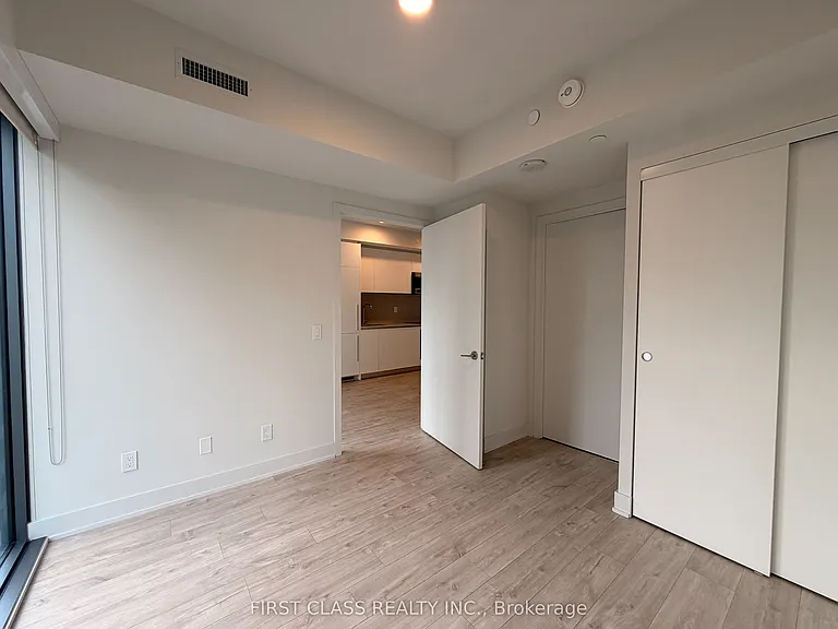 8 Cumberland St #3604 — Photo 14
