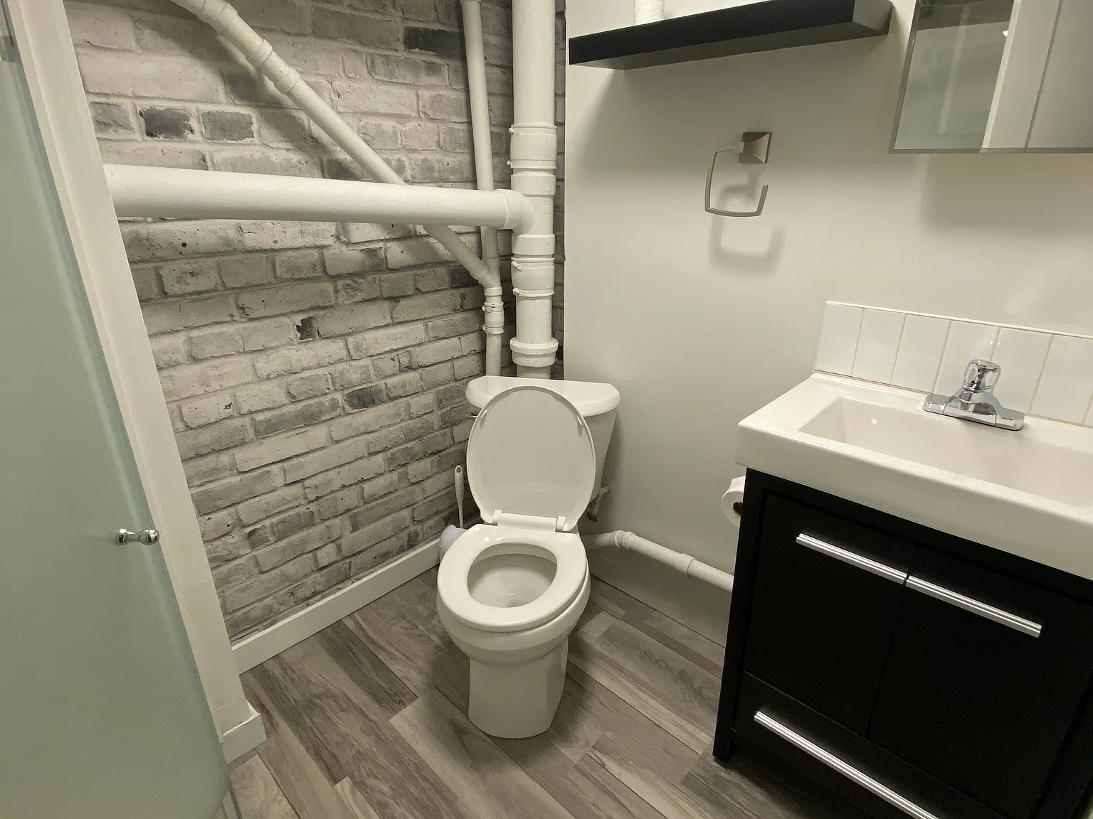 1 bed, $1,300 — Photo 3