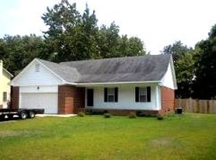 170 Greentree Dr, Raeford, NC 28376