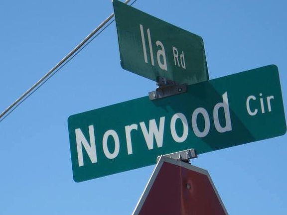 3rd image of 220 Norwood Cir