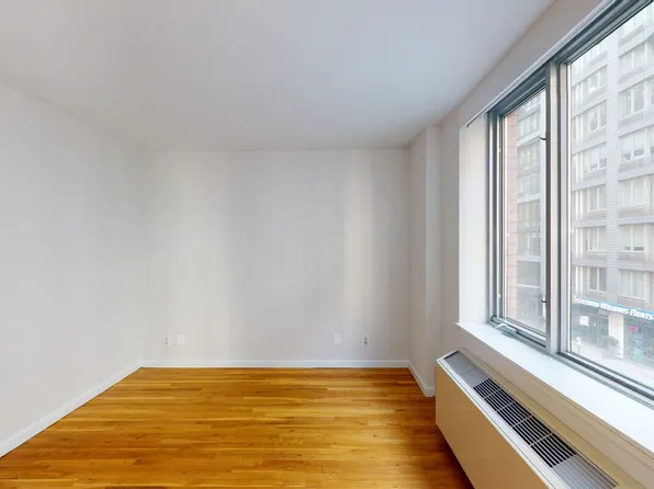 120 W. 21st image 3 of 9