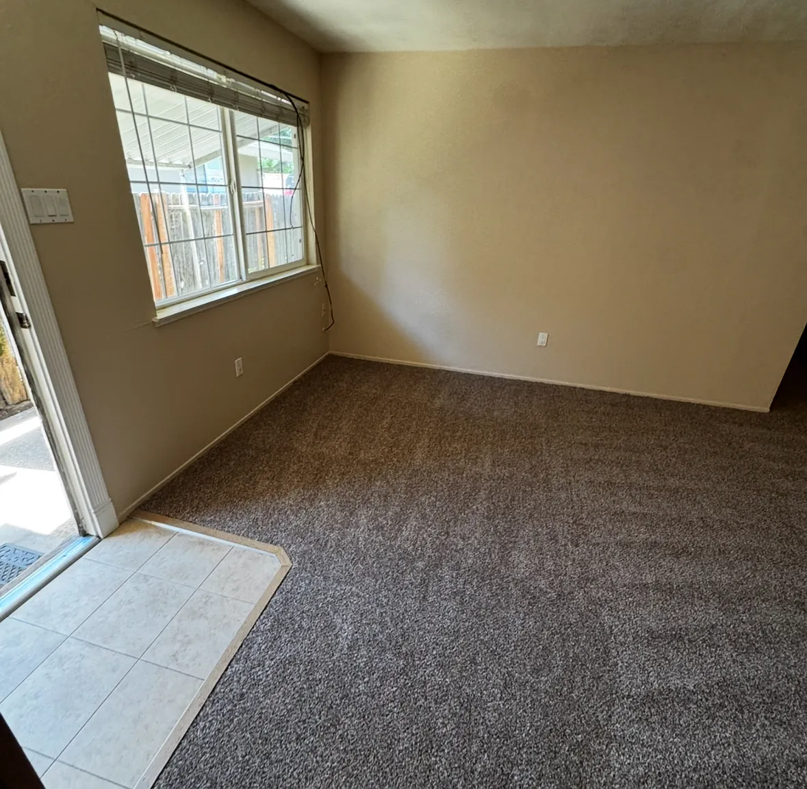 2 bed, 900 sqft, $1,400 — Photo 3
