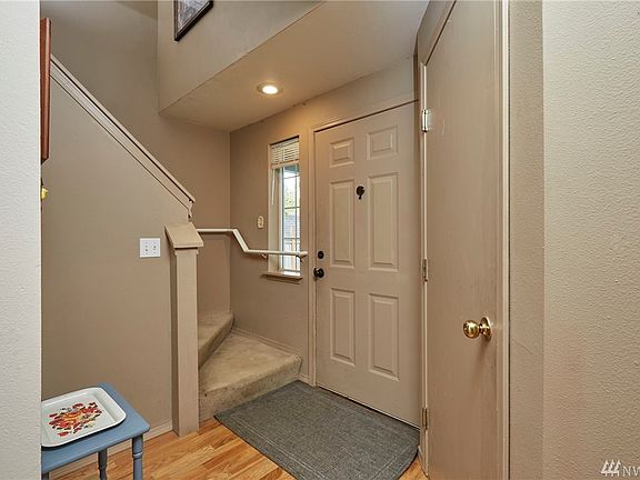 4th image of 526 Forest Park St