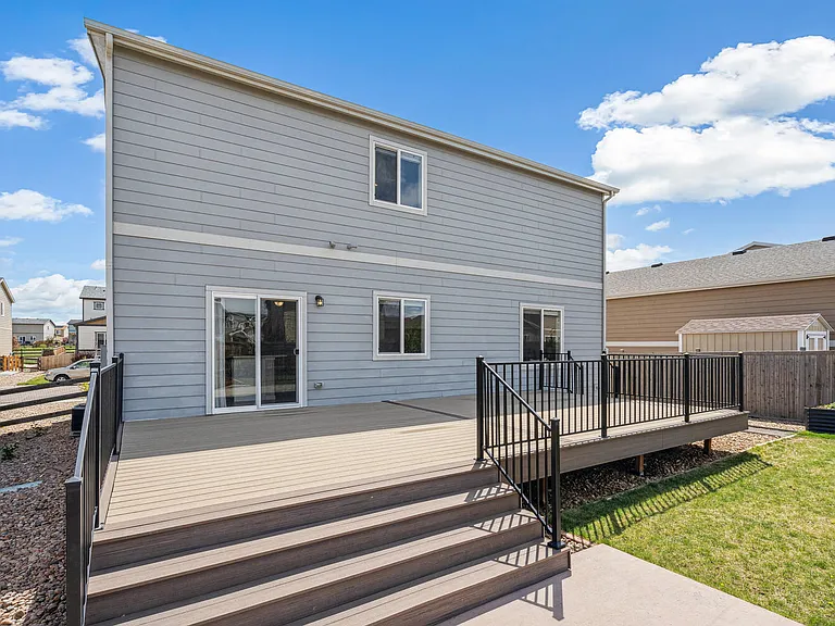 1119 Sherman Dr — Photo 32