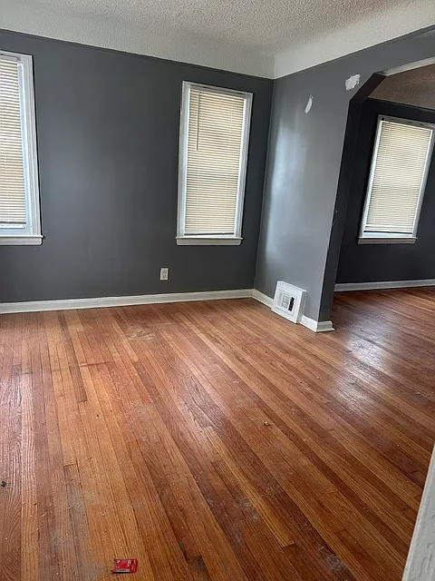 3 bed, 1400 sqft, $1,450 — Photo 3