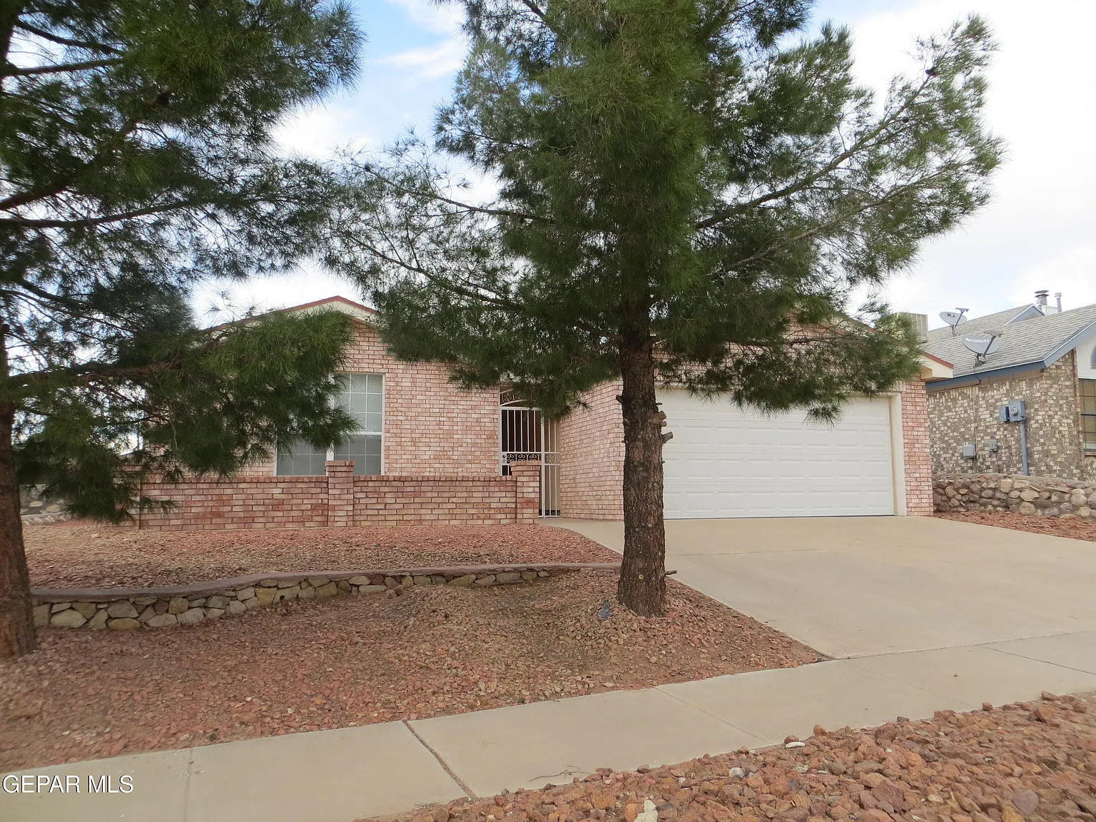 3 bed, 1500 sqft, $1,995 — Photo 1