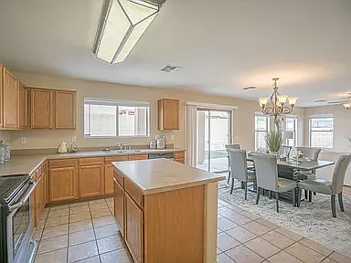 3 bed, 2.5 bath, 1726 sqft, $2,100 — Photo 2