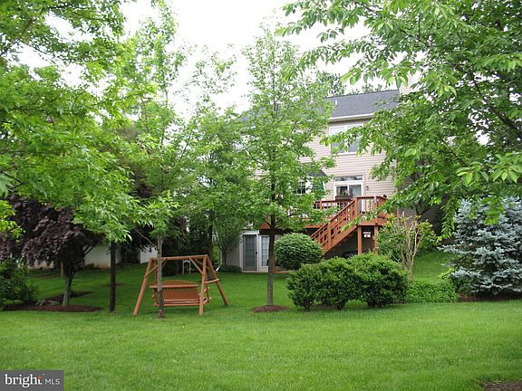 3rd image of 707 Bellview Ct NE