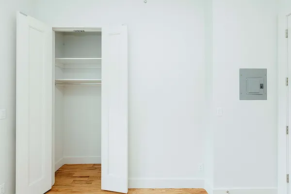 Rented by Nooklyn NYC LLC | media 46