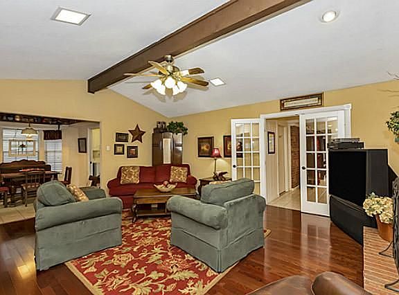 2nd image of 601 Kingsbridge Dr