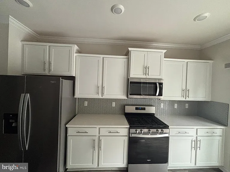8338 Dieter Dr — Photo 3