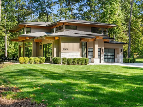 17 N Stonebridge Dr #17, Charlevoix, MI 49720