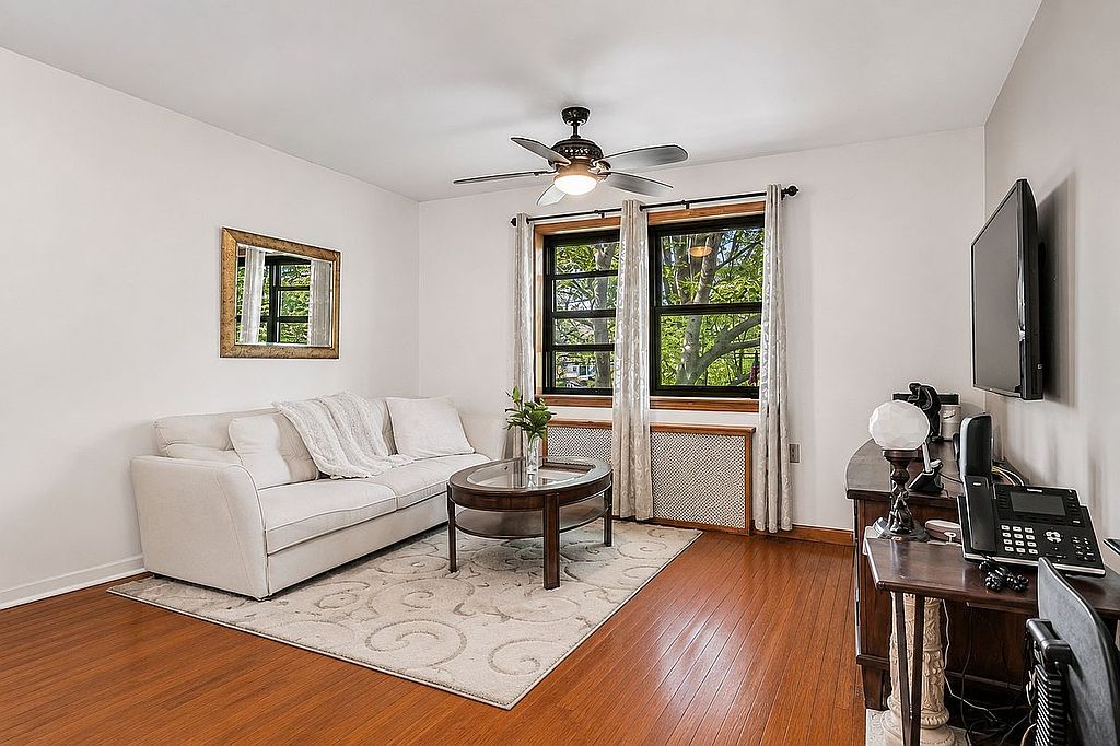 1-bedroom condo for sale in Bayside