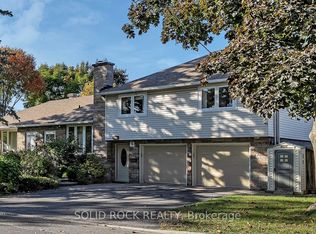 471 Tillbury Ave W, Ottawa, ON K2A 0Y6