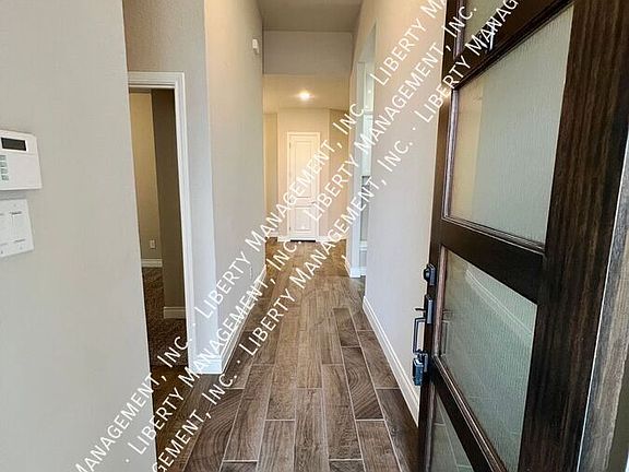 3rd image of 1180 Cadogan Squire