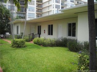1040 92nd St APT 4, Bay Harbor Islands, FL 33154