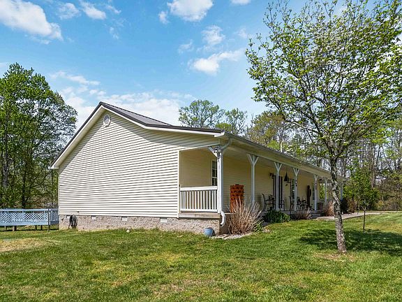 3rd image of 1077 Sims Ridge Rd