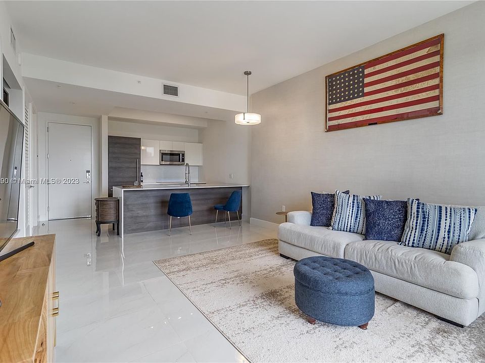 1st image of 301 Altara Ave APT 422