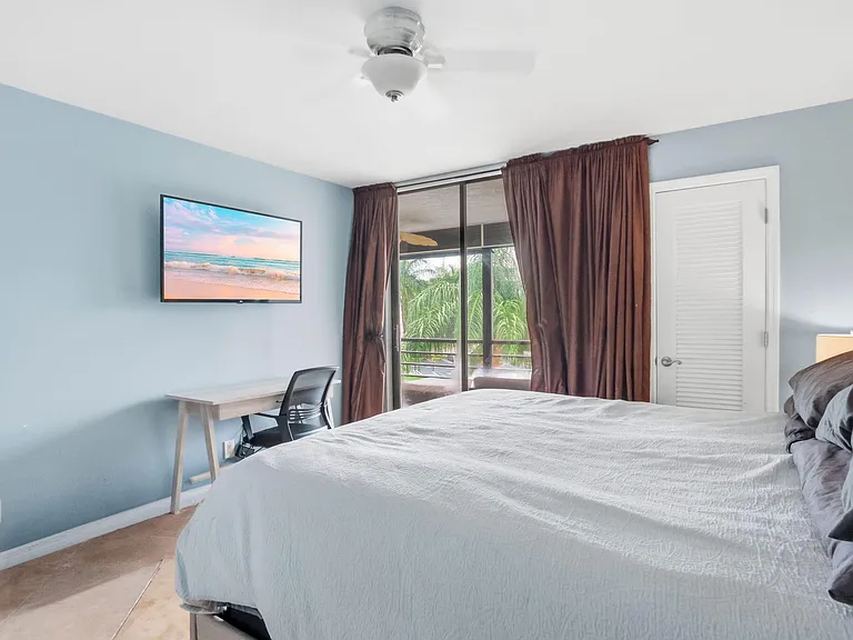 555 Banyan Tree Ln E #410 — Photo 12