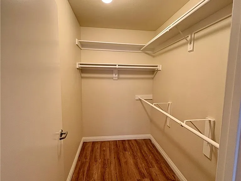5060 Kester Ave #103 — Photo 13