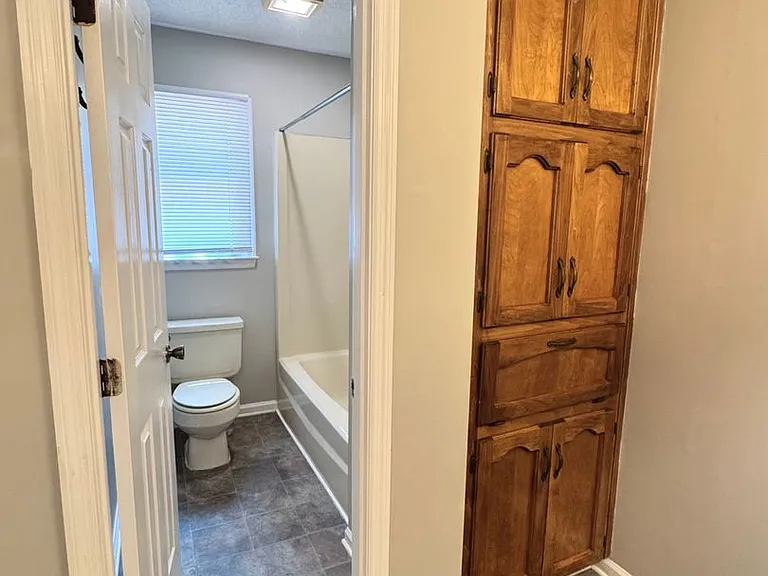 205 Oak Bluff Dr — Photo 26
