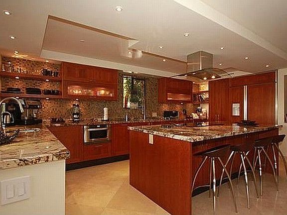 4th image of 6020 Paradise Point Dr