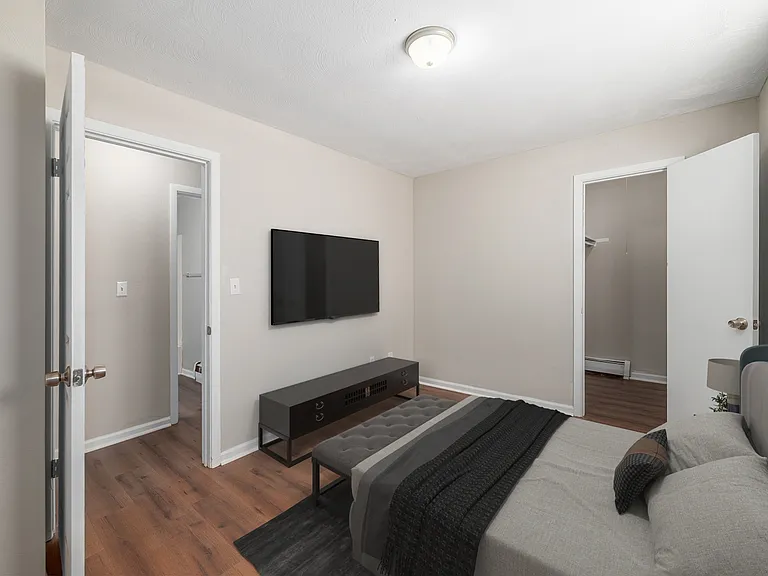 Tower Regency Apartments — Photo 9