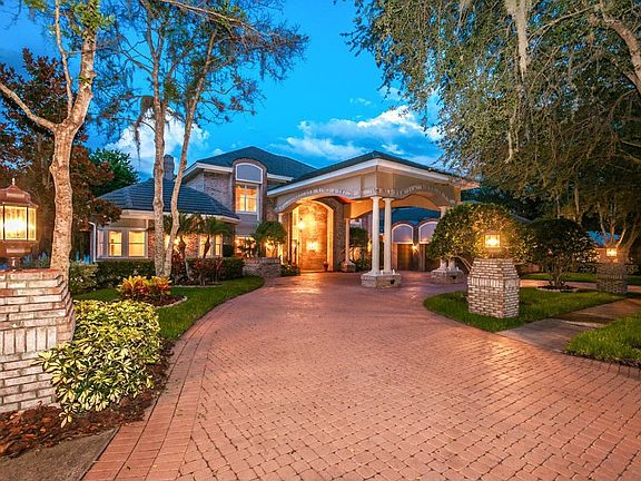 3rd image of 3509 Shoreline Cir