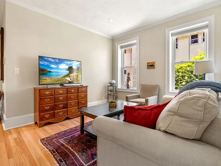 91 Perkins St #4 — Photo 3