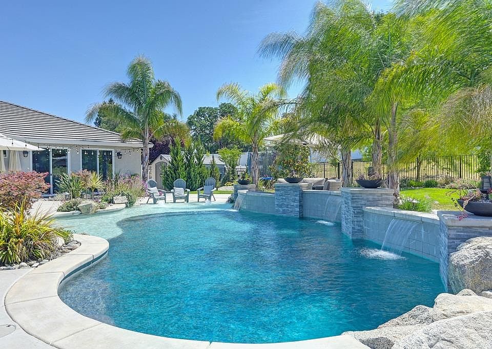 1st image of 7527 Country Oaks Ln