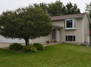 3814 Strathmore Ln SE, Rochester, MN 55904